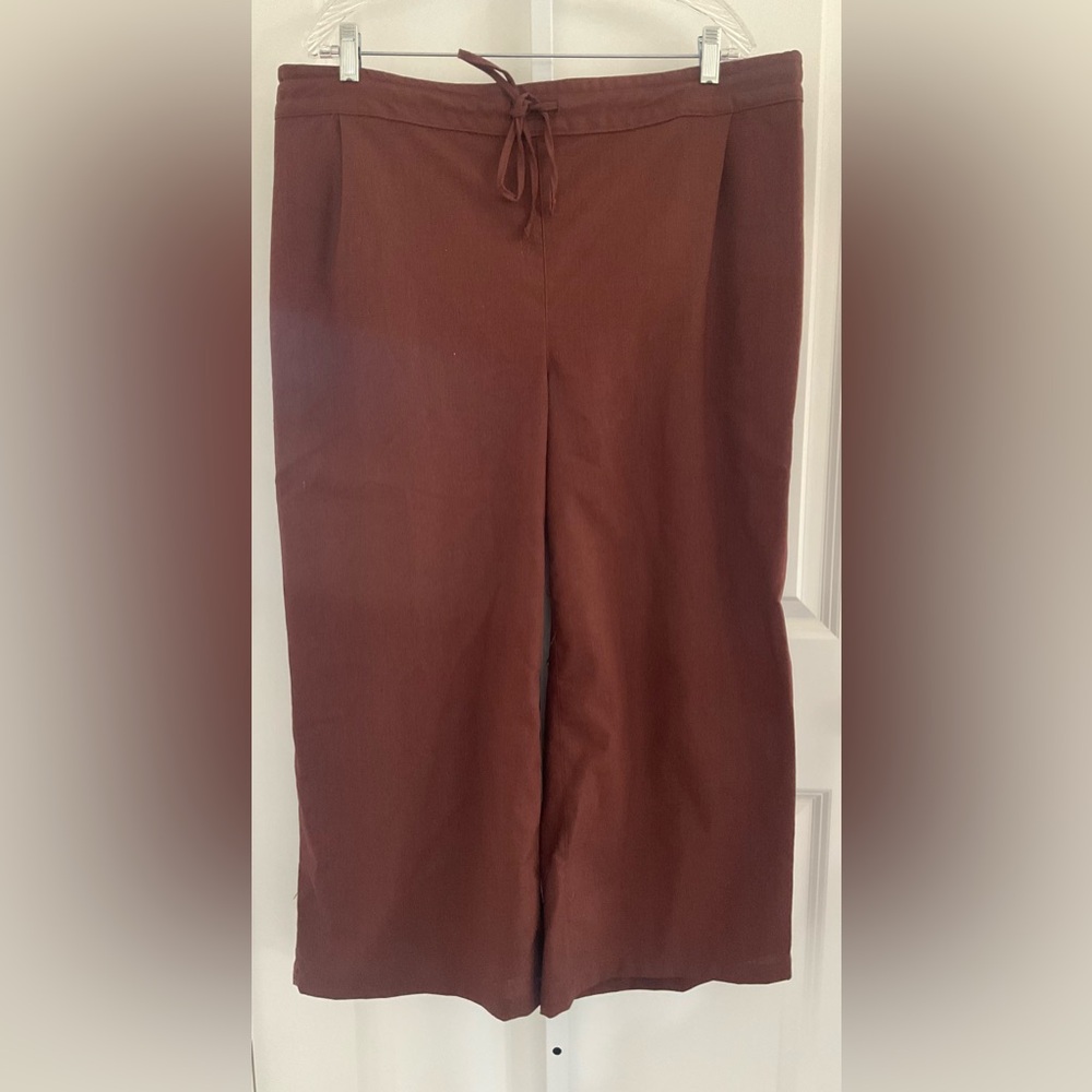 Alex & Jordan Livin’ In Linen Dress Casual Pants.
Size 1X.